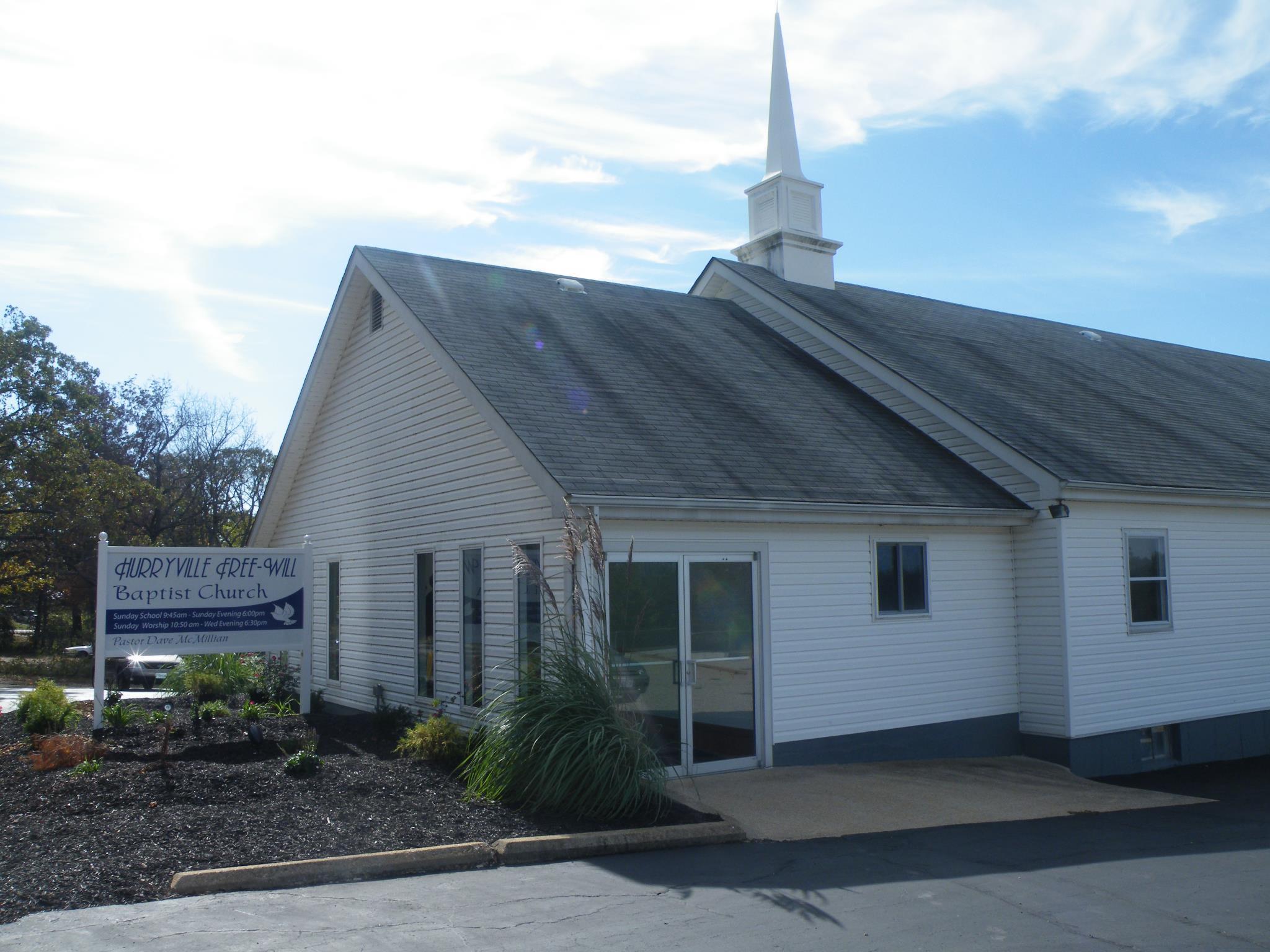 A photo of the Hurryville Free Will Baptist Church building in Farmington, Missouri